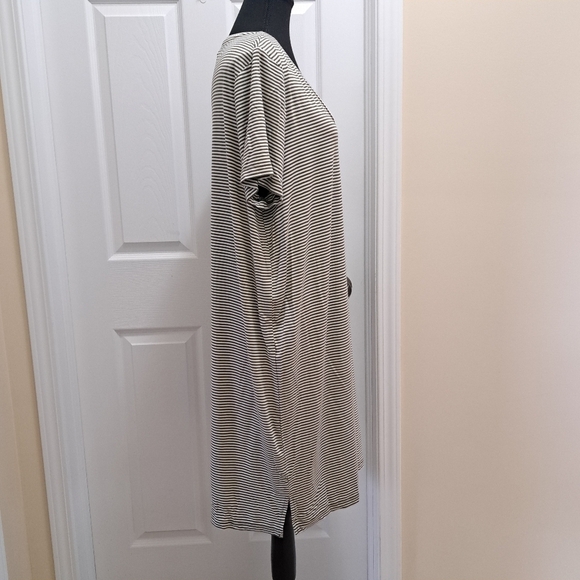 Miiyu | Simons PJ's Striped Sleep Dress V-neck Women's XL Embroidered Pyjama - Picture 5 of 14